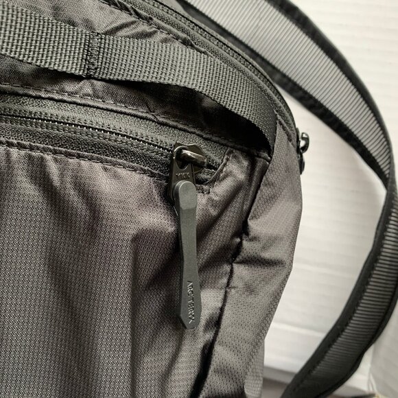 Arc'teryx Heliad 15 Backpack - Black - Picture 5 of 13